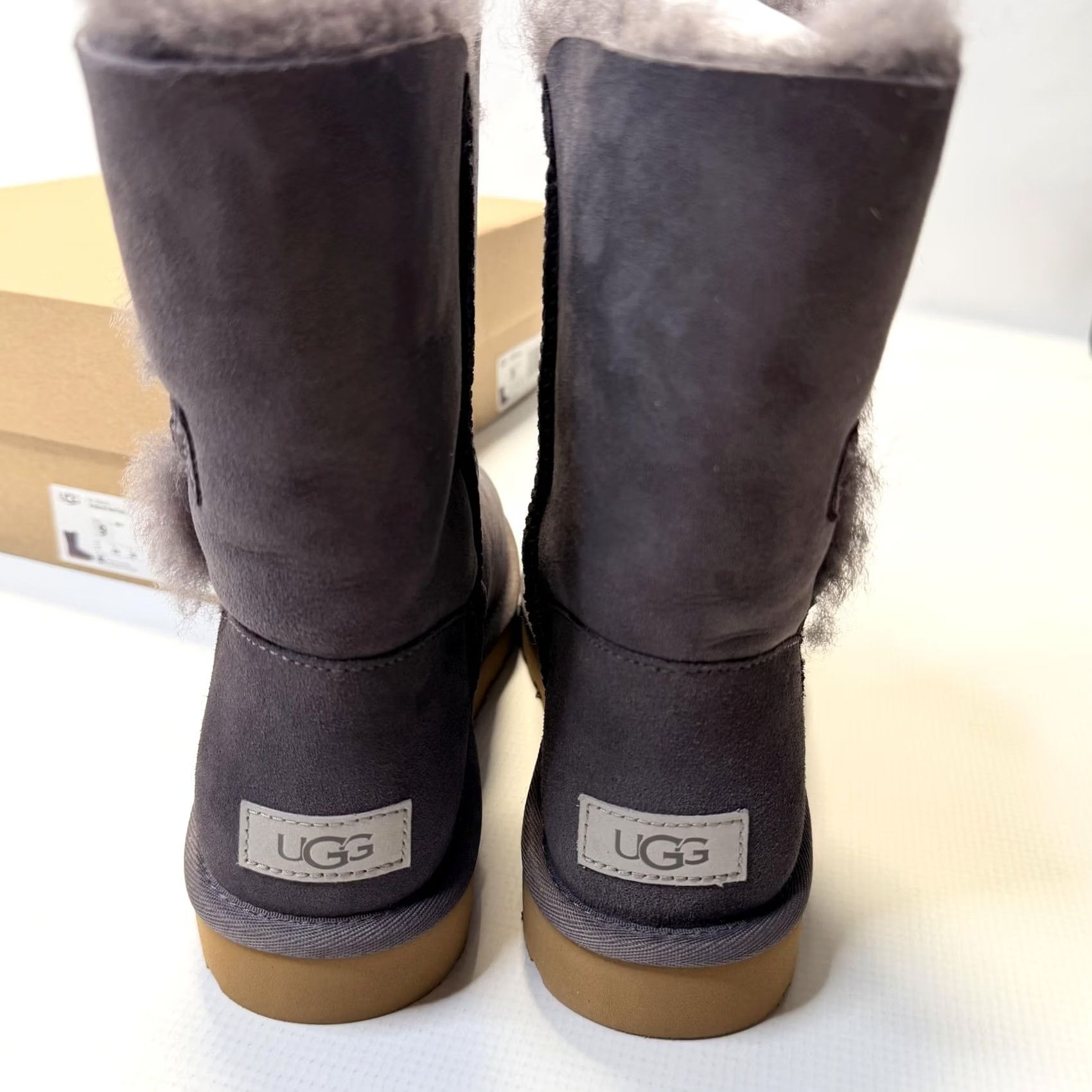 Ugg UGG Bailey Button II Boots Womens Gray Size 9 Suede Shearling Mid Calf Size US 9 / IT 39 - 7 Thumbnail