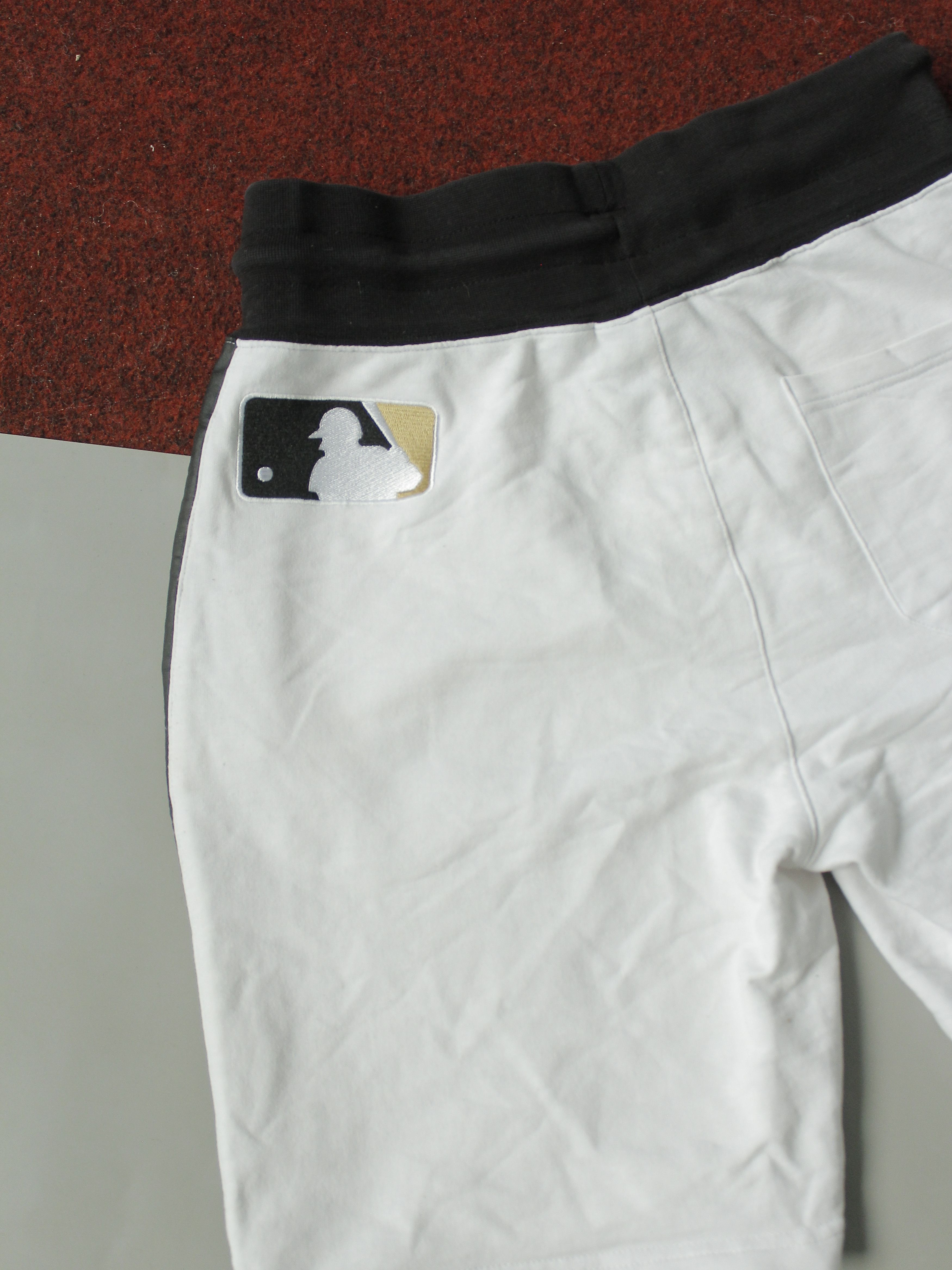 New York Yankees × Vintage Cooperstown majestic athletic shorts y2k drip 90s 00s Size US 32 / EU 48 - 6 Thumbnail