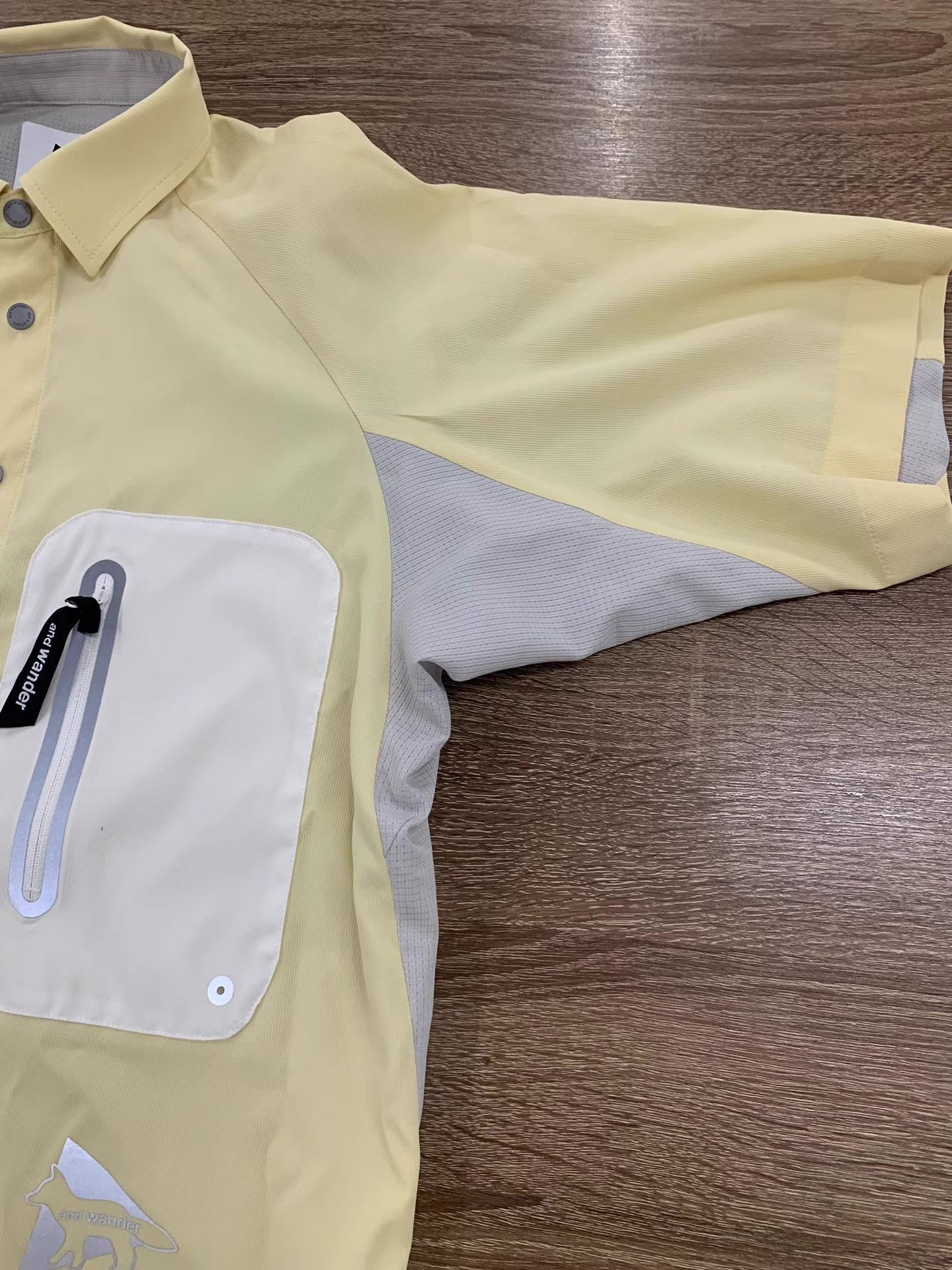 And Wander MAISON KITSUNÉ × and wander Hiking Shirt Ｑ22 Size US M / EU 48-50 / 2 - 2 Thumbnail