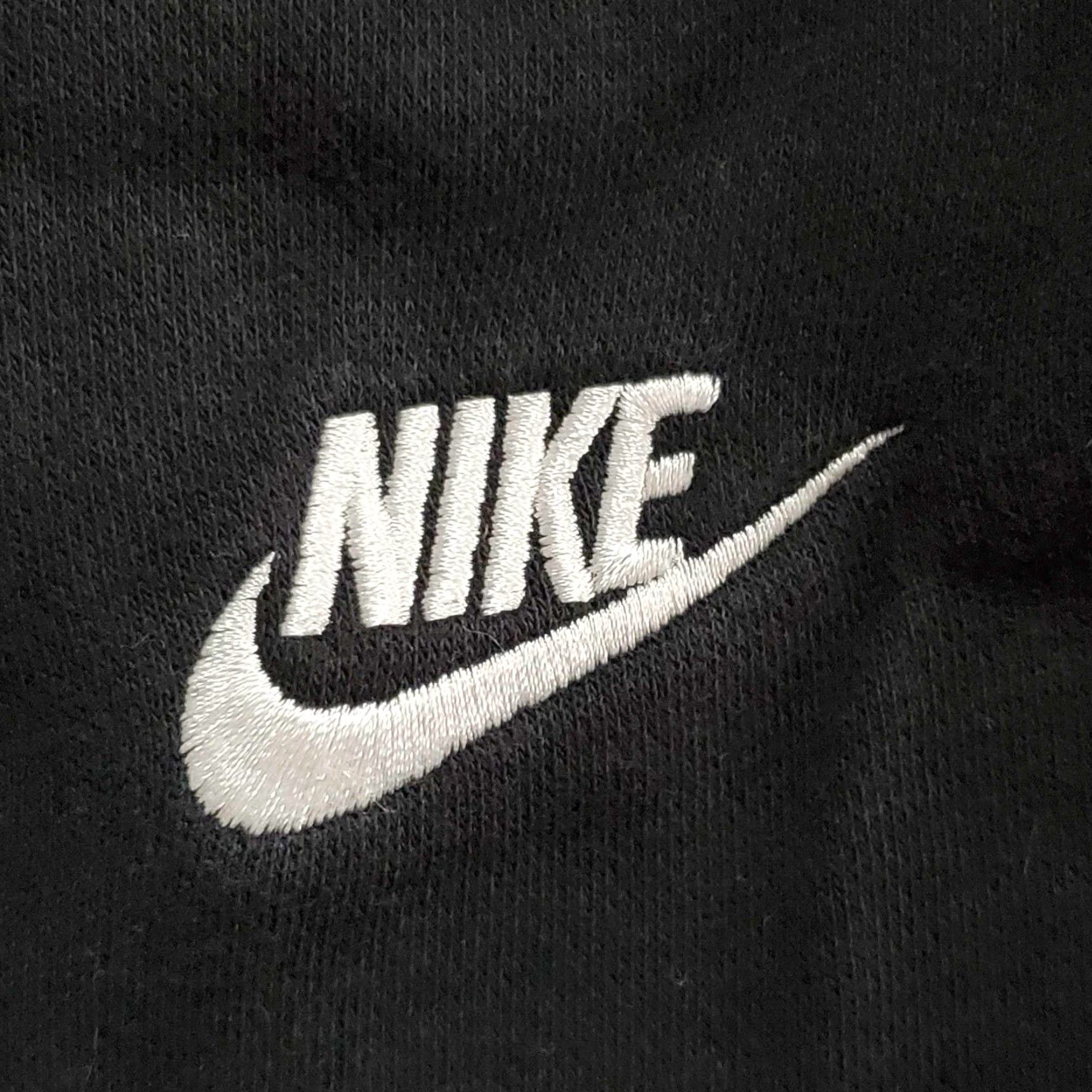 Nike VINTAGE NIKE Sportswear Joggers Sweatpants XL Tall Black / White Logo Nike Sweatpants Size 40" / US 18 - 2 Thumbnail