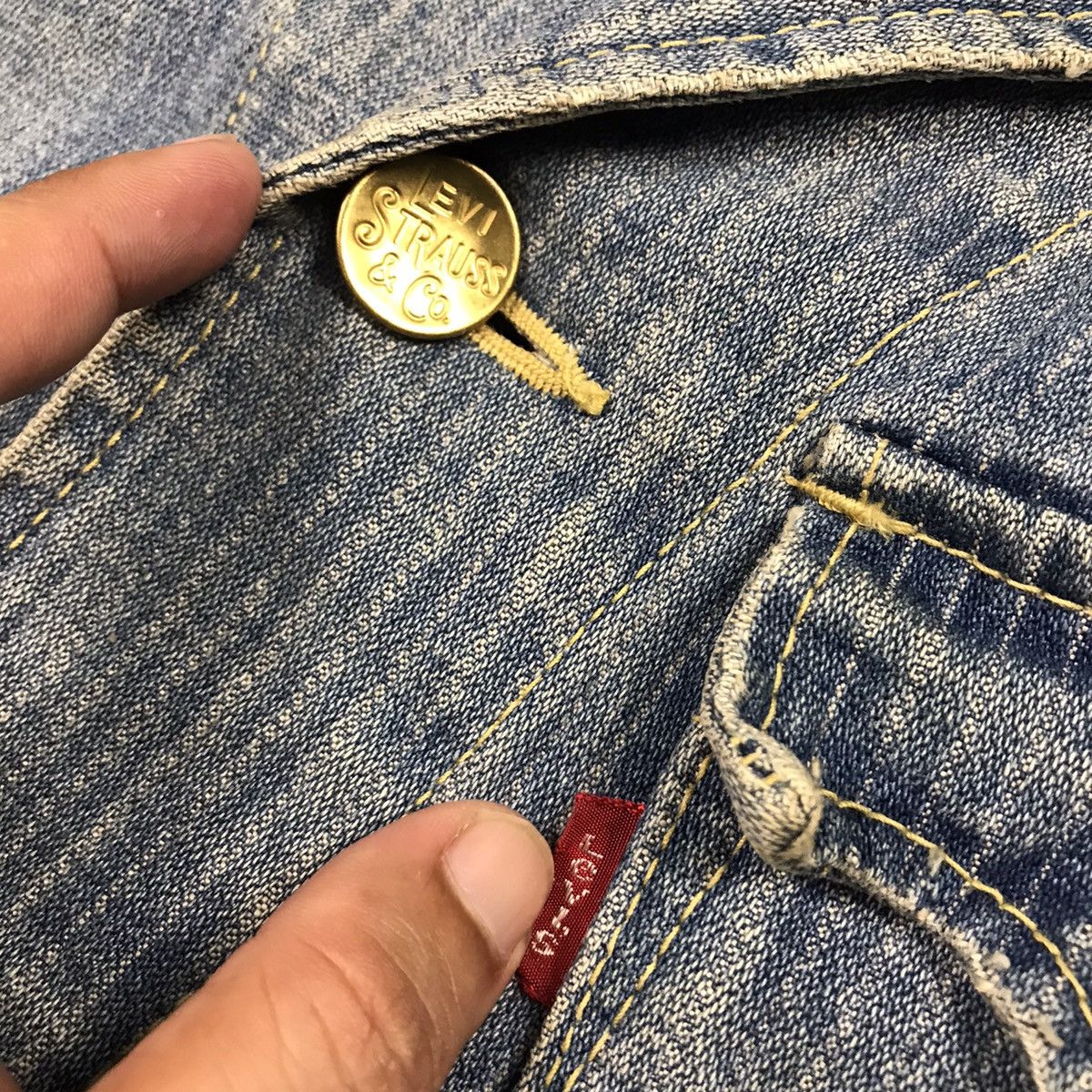 Levi's Vintage Clothing Levis denim faded button jacket Size US L / EU 52-54 / 3 - 11 Thumbnail