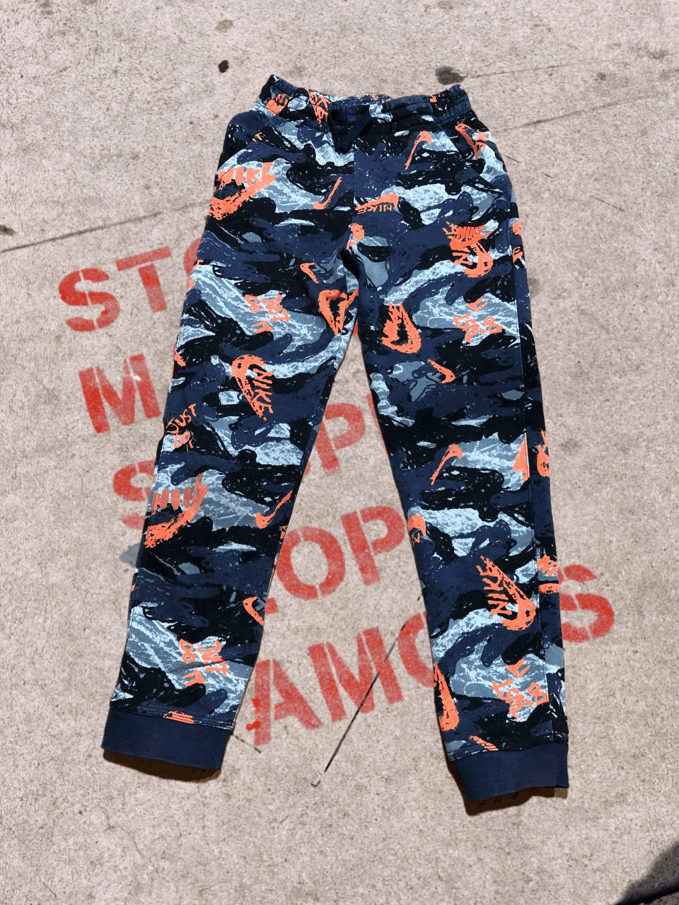 Nike Boys Nike Logo Multicolor Jogger Sweatpants Standard Fit Size US 28 / EU 44 - 1 Thumbnail