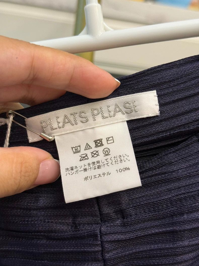 Issey Miyake Issey Miyake size:3 Dark blue chicken leg pants, irregular Size 31" - 3 Thumbnail