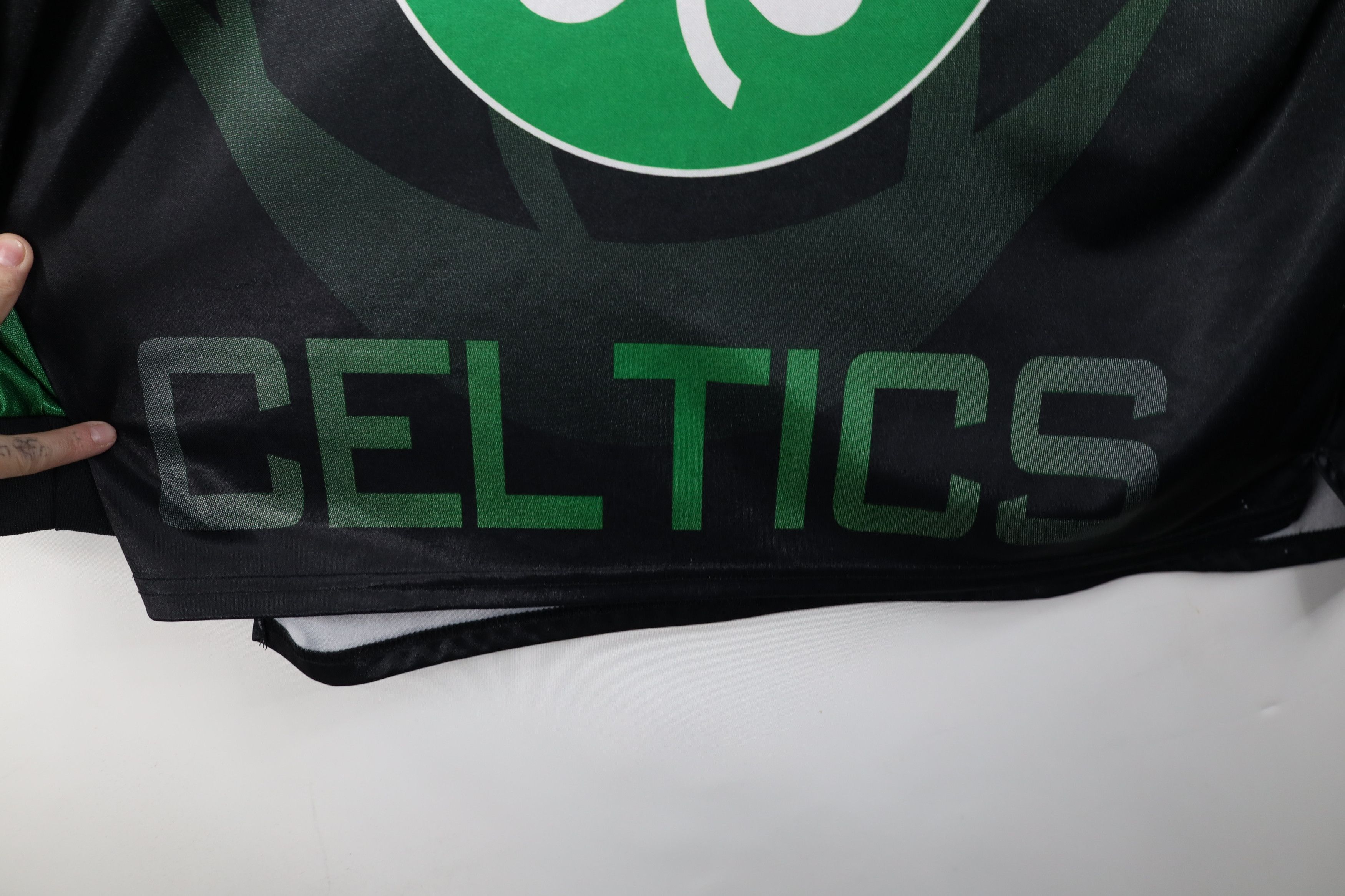Majestic Vintage 90s Majestic Basketball All Over Print T-Shirt USA Size US L / EU 52-54 / 3 - 6 Thumbnail