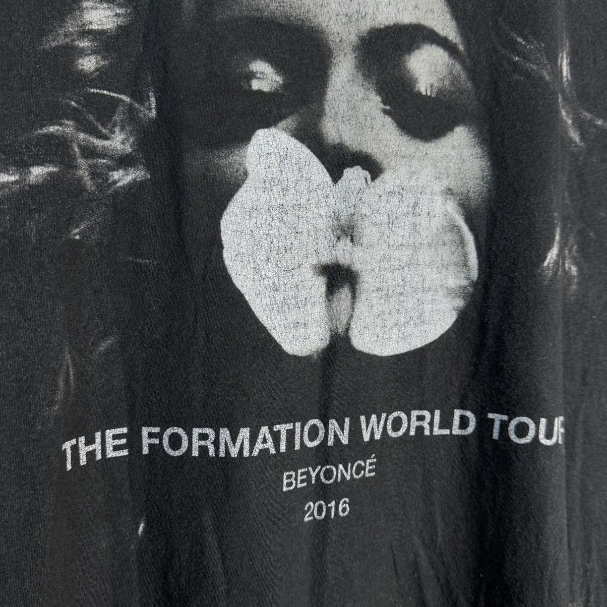 Beyonce Beyoncé tour T-shirt 2016 vintage tee Size L Size US L / EU 52-54 / 3 - 5 Thumbnail