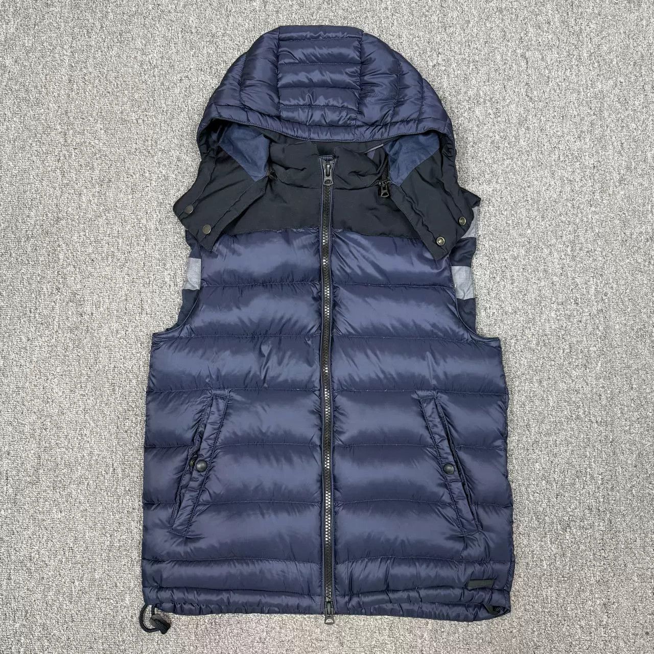 Burberry Burberry Navy Down Vest M Size US M / EU 48-50 / 2 - 1 Thumbnail