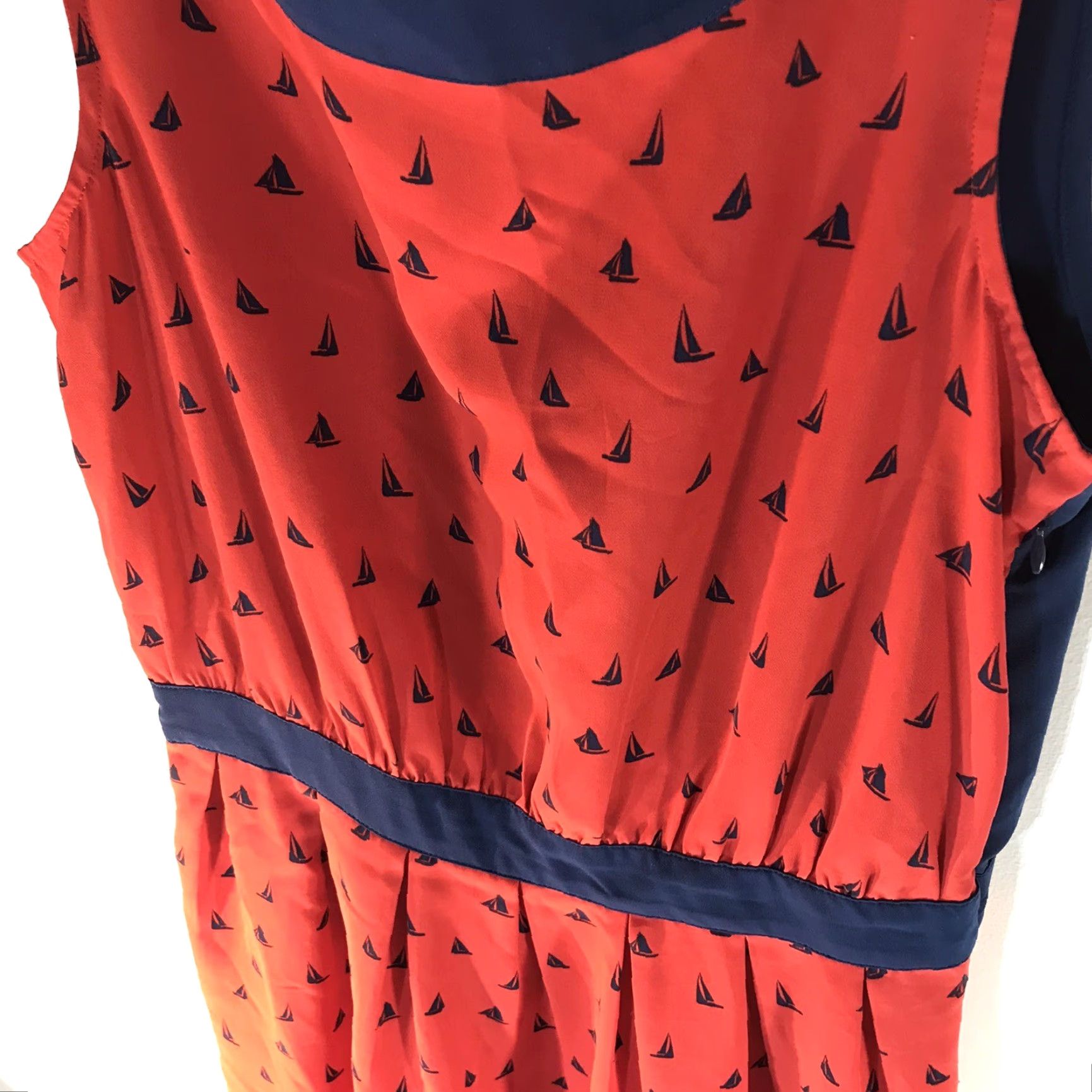 Tommy Hilfiger Tommy Hilfiger Dress Sailboats Knee-Length Sleeveless Scoop Neck Womens Size 6 Red Navy Size M / US 6-8 / IT 42-44 - 2 Thumbnail