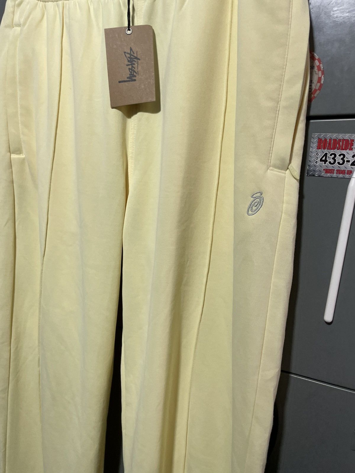 Stussy Stussy light yellow track plants pleated polyester Size US 34 / EU 50 - 1 Thumbnail
