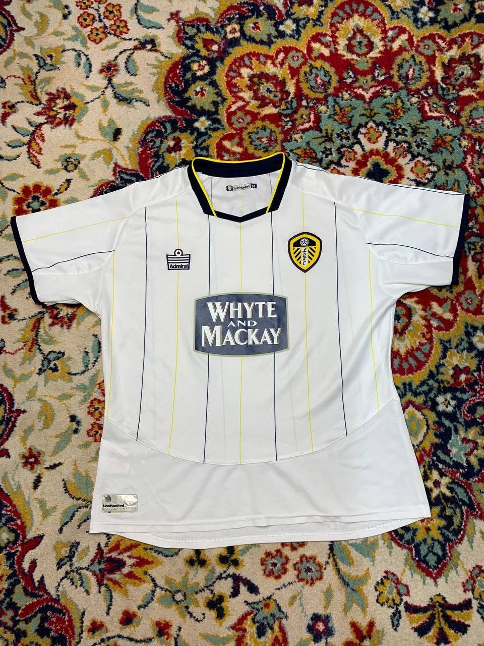 Vintage Vintage Leeds United Home Shirt 2005 BOYS player HEALY Size US M / EU 48-50 / 2 - 1 Thumbnail