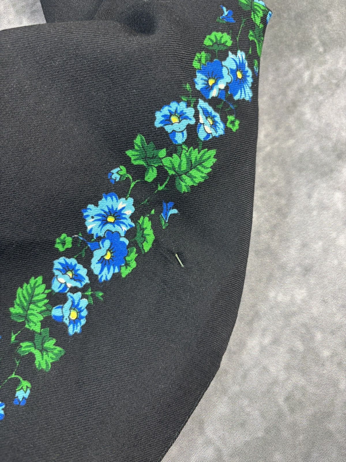 Vintage Vintage Hand Printed Wool Scarf 1960s 1970s Cashmere Scarf Size ONE SIZE - 9 Thumbnail