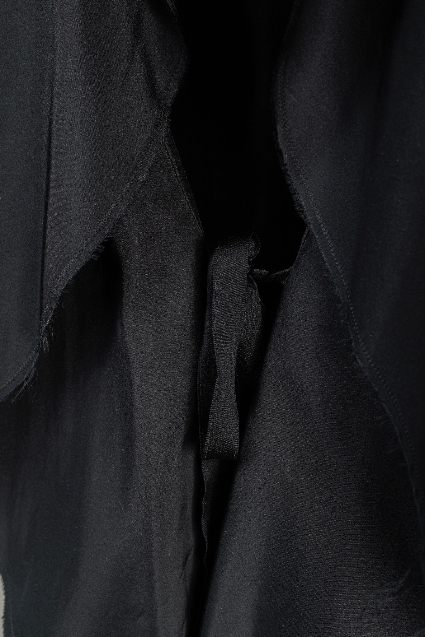 Chanel Chanel SS/06 RTW Runway Black Silk Taffeta Tie-Front Jacket Size S / US 4 / IT 40 - 7 Thumbnail