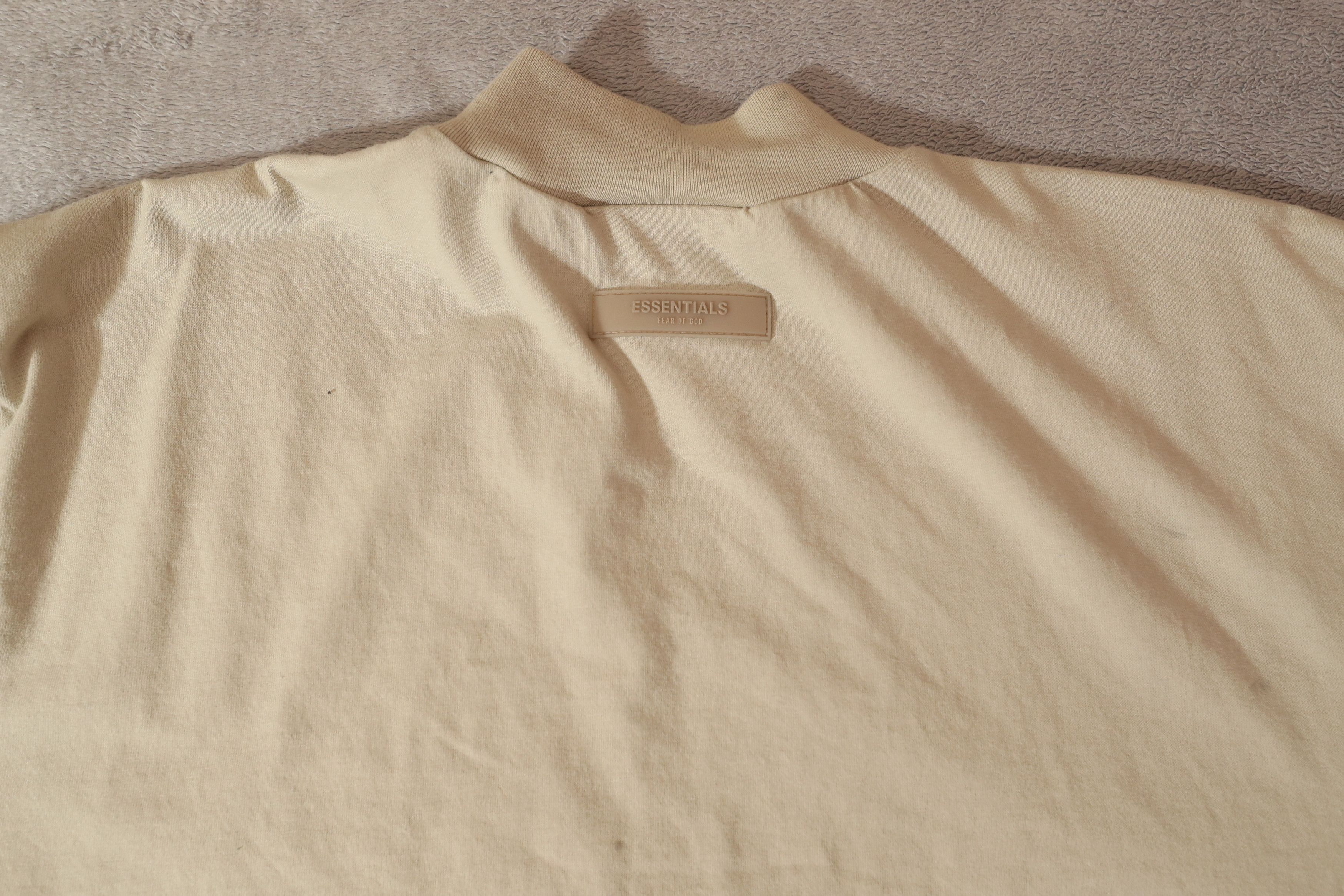 Fear of God Fear of God Essentials Mockneck Logo Tee (S) Size US S / EU 44-46 / 1 - 10 Thumbnail