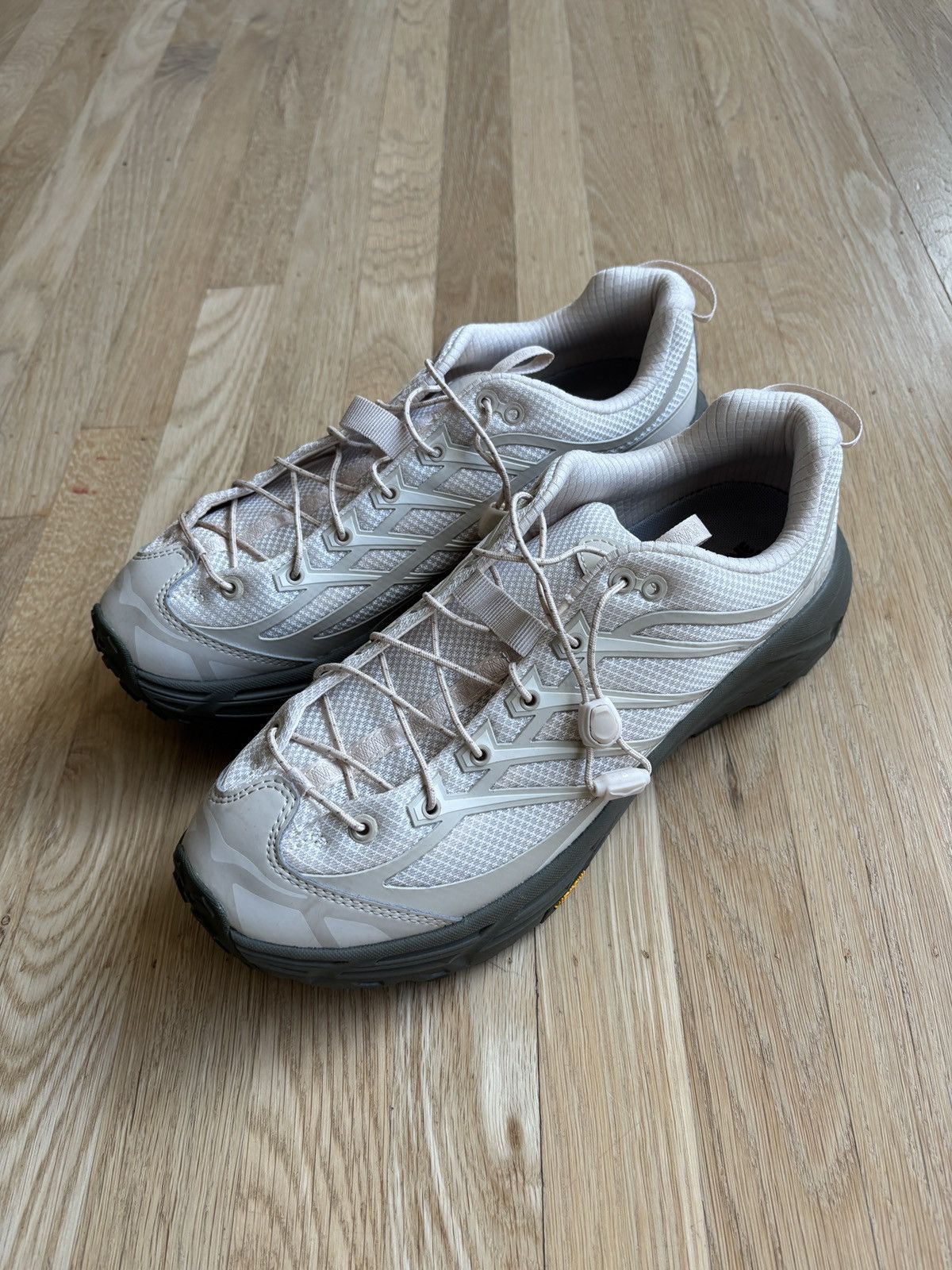 Hoka Hoka Men's Mafate Three2 Hiking Sneaker in Oat Size US 10.5 / EU 43-44 - 2 Thumbnail