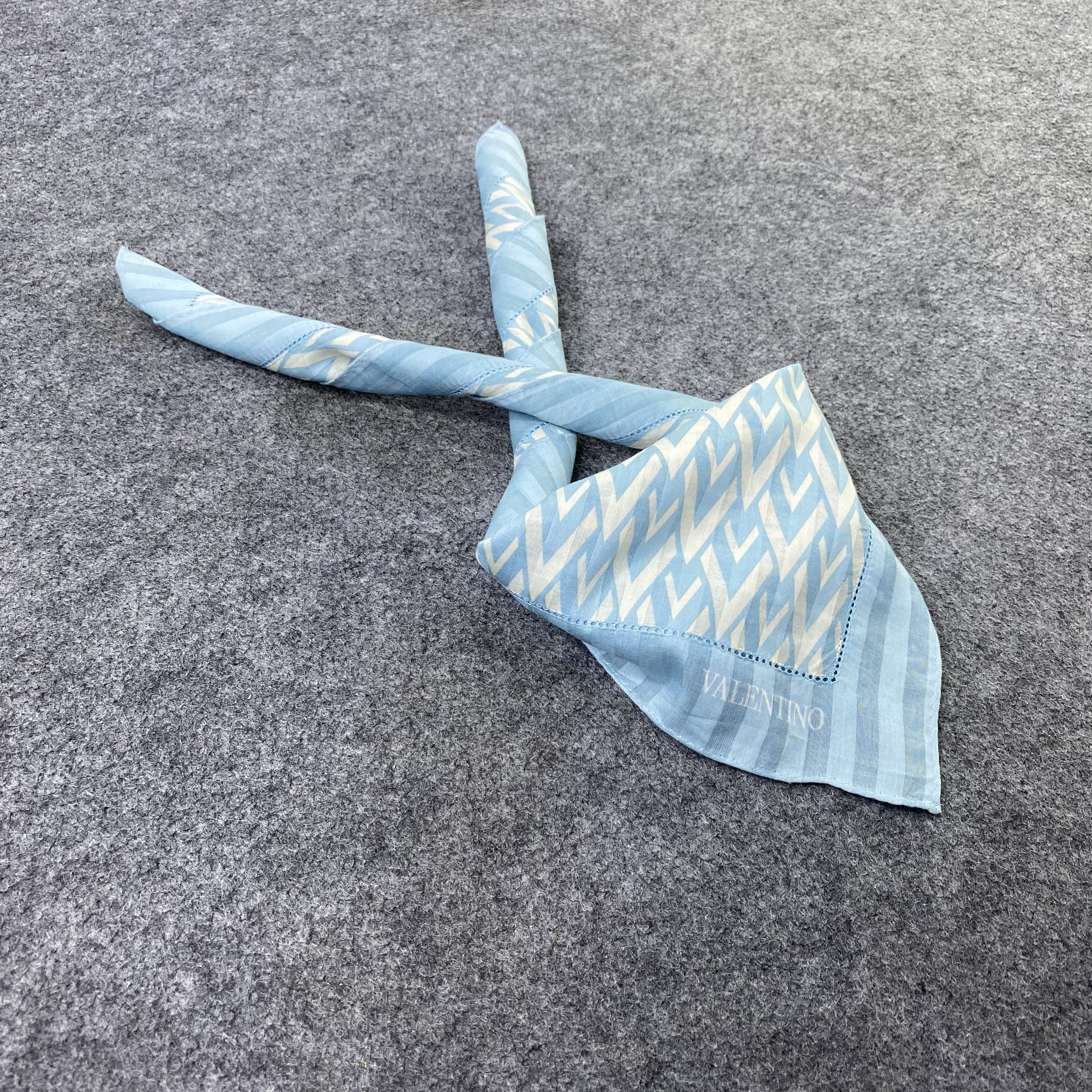 Valentino Valentino Handkerchief Neckerchief Bandana-B2058 Size ONE SIZE - 1 Thumbnail