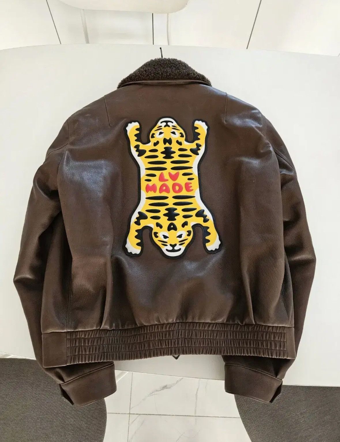 【NIGOコラボ /シックに】Louis Vuitton ボンバージャケット Louis Vuitton × Nigo Louis Vuitton x NIGO Tiger Patch