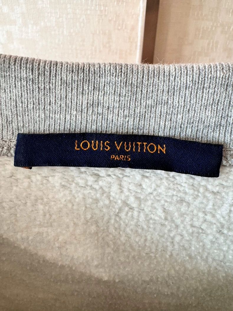 Louis Vuitton Louis Vuitton Embroidered inverted LOGO sweatshirt Size US M / EU 48-50 / 2 - 3 Thumbnail
