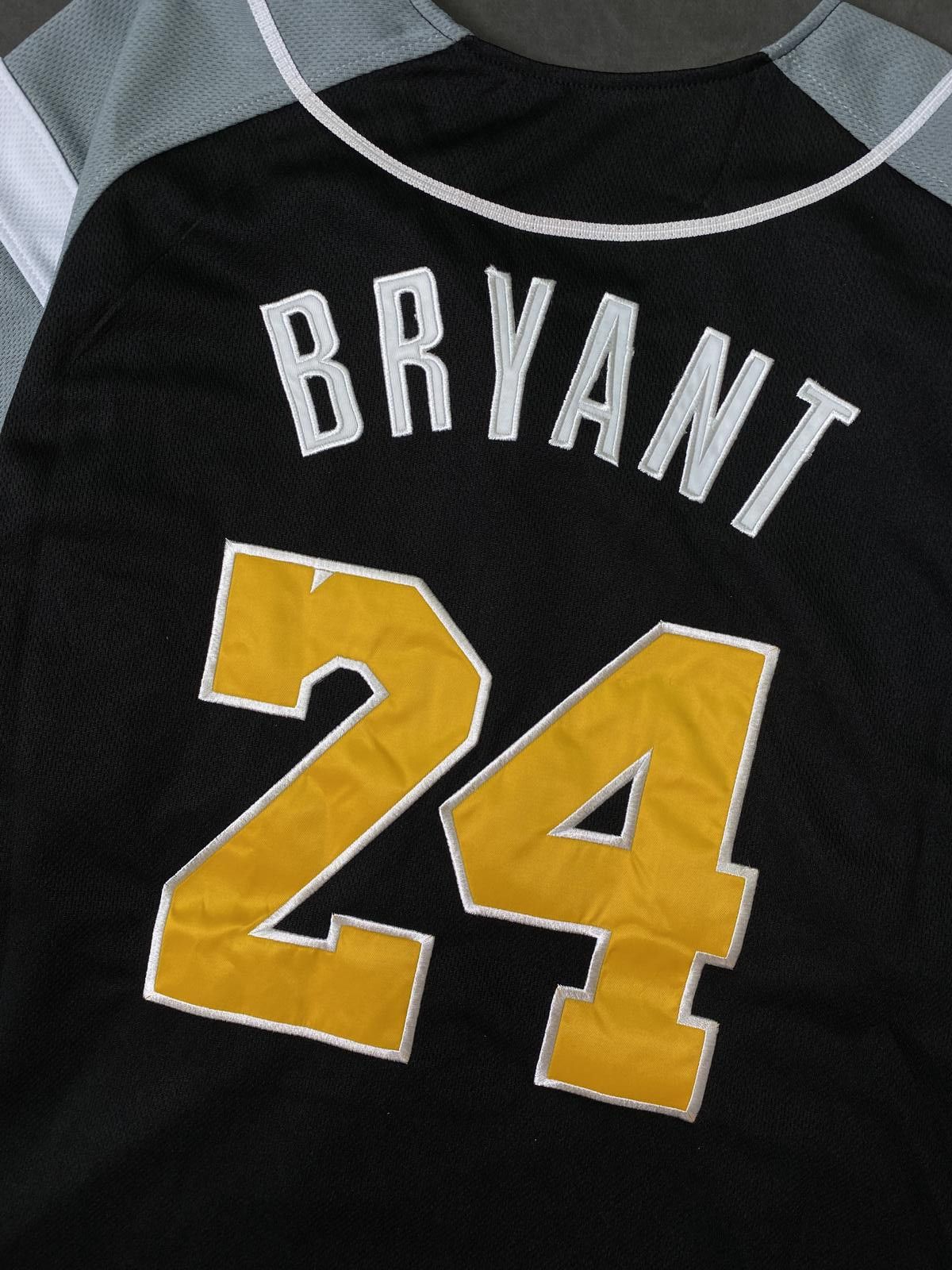 Majestic Majestic Lakers Kobe Bryant Short-Sleeve Button-Up Jersey M Size US M / EU 48-50 / 2 - 2 Thumbnail