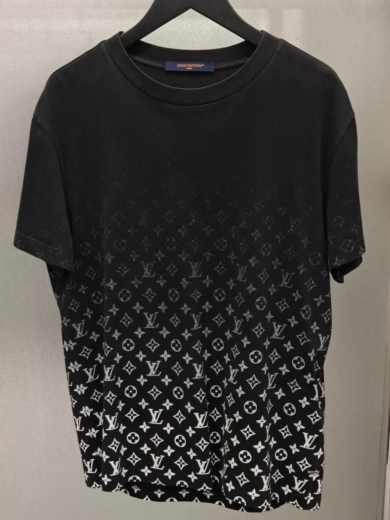 LV Gradient Logo Black Short Sleeve S - dmc