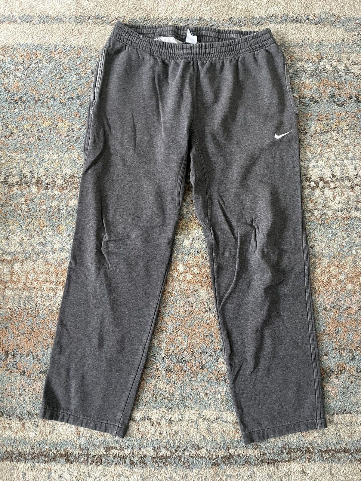 Nike × Vintage VTG Y2K Nike Sweatpants Grey Faded L Distressed Size US 32 / EU 48 - 1 Thumbnail