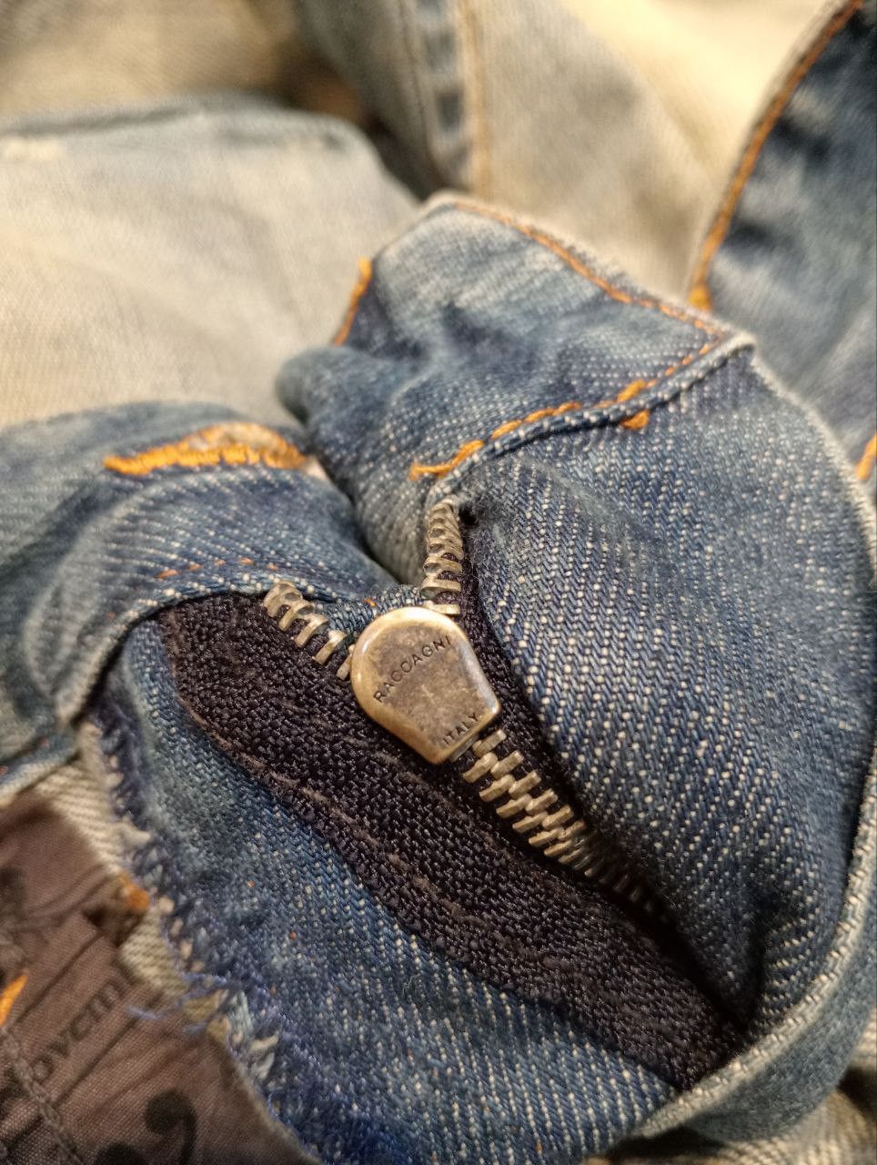 John Galliano JOHN GALLIANO BLUE DISTRESSED DENIM JEANS - SIZE 32 Size US 32 / EU 48 - 8 Thumbnail