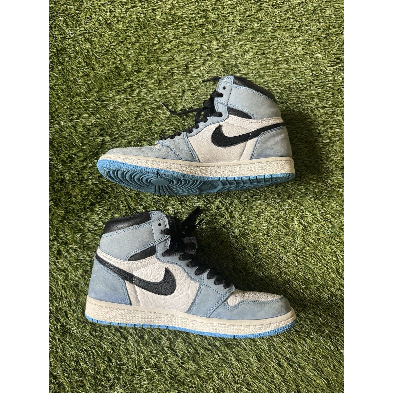 Jordan Brand Jordan Air Jordan 1 Retro High OG University Blue Men’s 9.5 Size US 9.5 / EU 42-43 - 2 Thumbnail