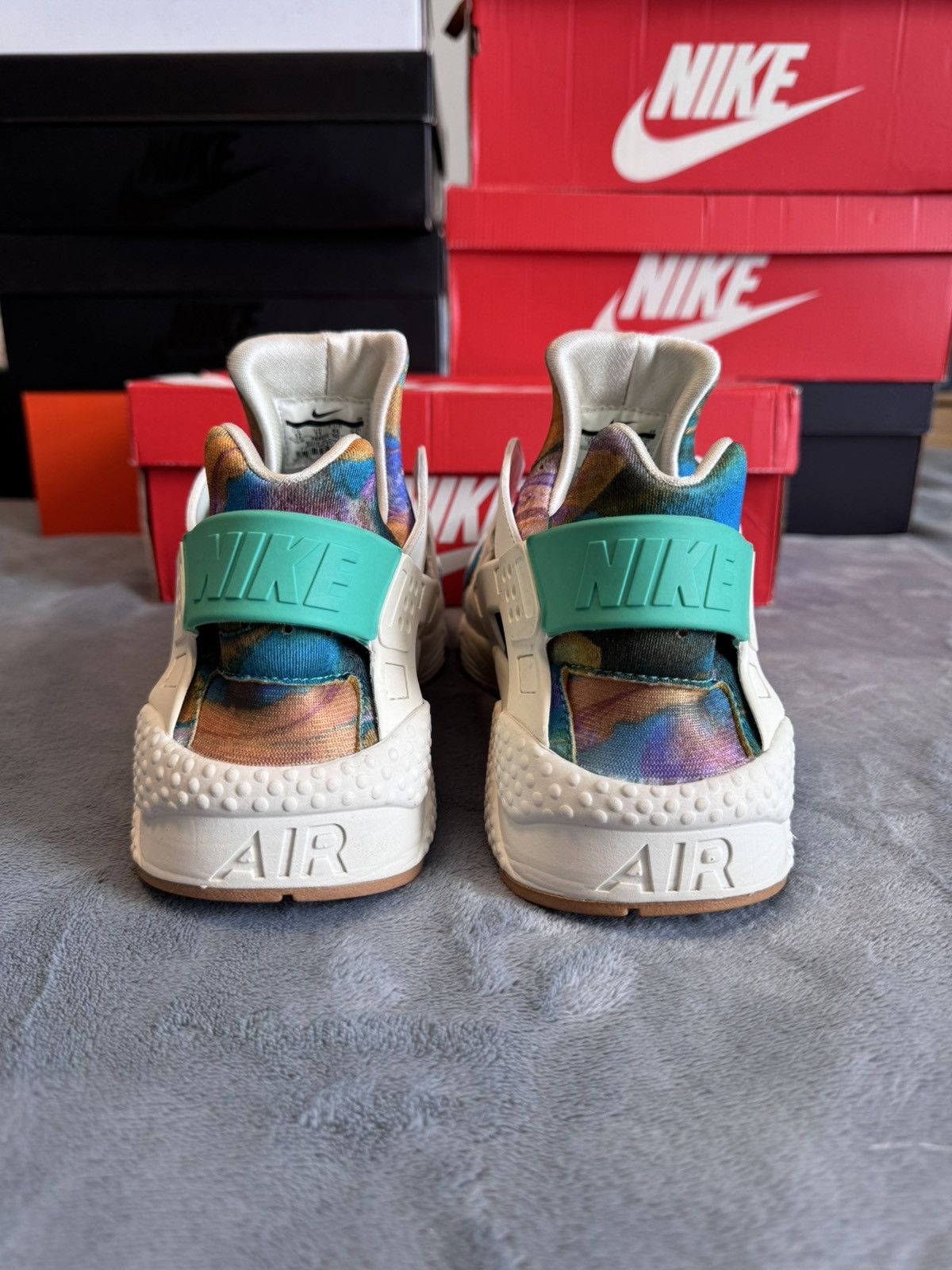 Nike NIKE AIR HUARACHE RUN PRINT Size US 12 / EU 45 - 3 Thumbnail