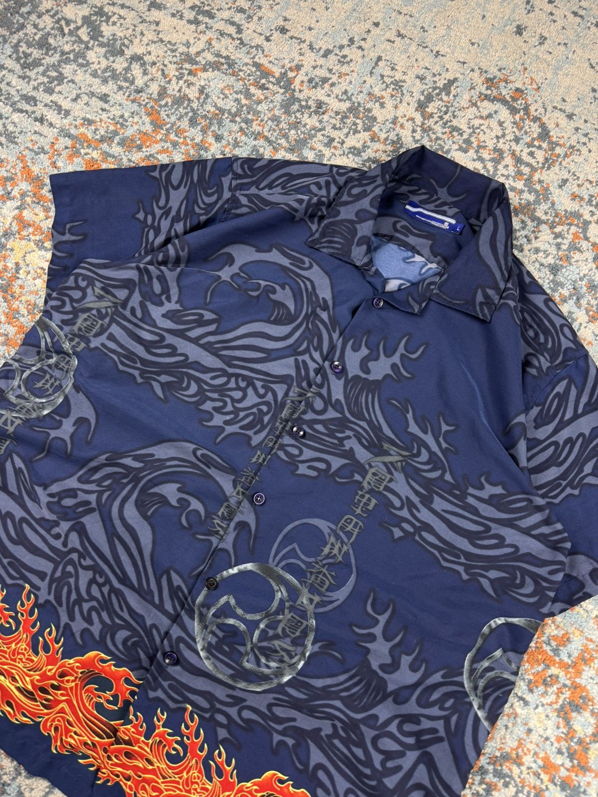 Vintage Vintage 90s fire shuriken Chinese style graphic short AOP Size US L / EU 52-54 / 3 - 5 Thumbnail