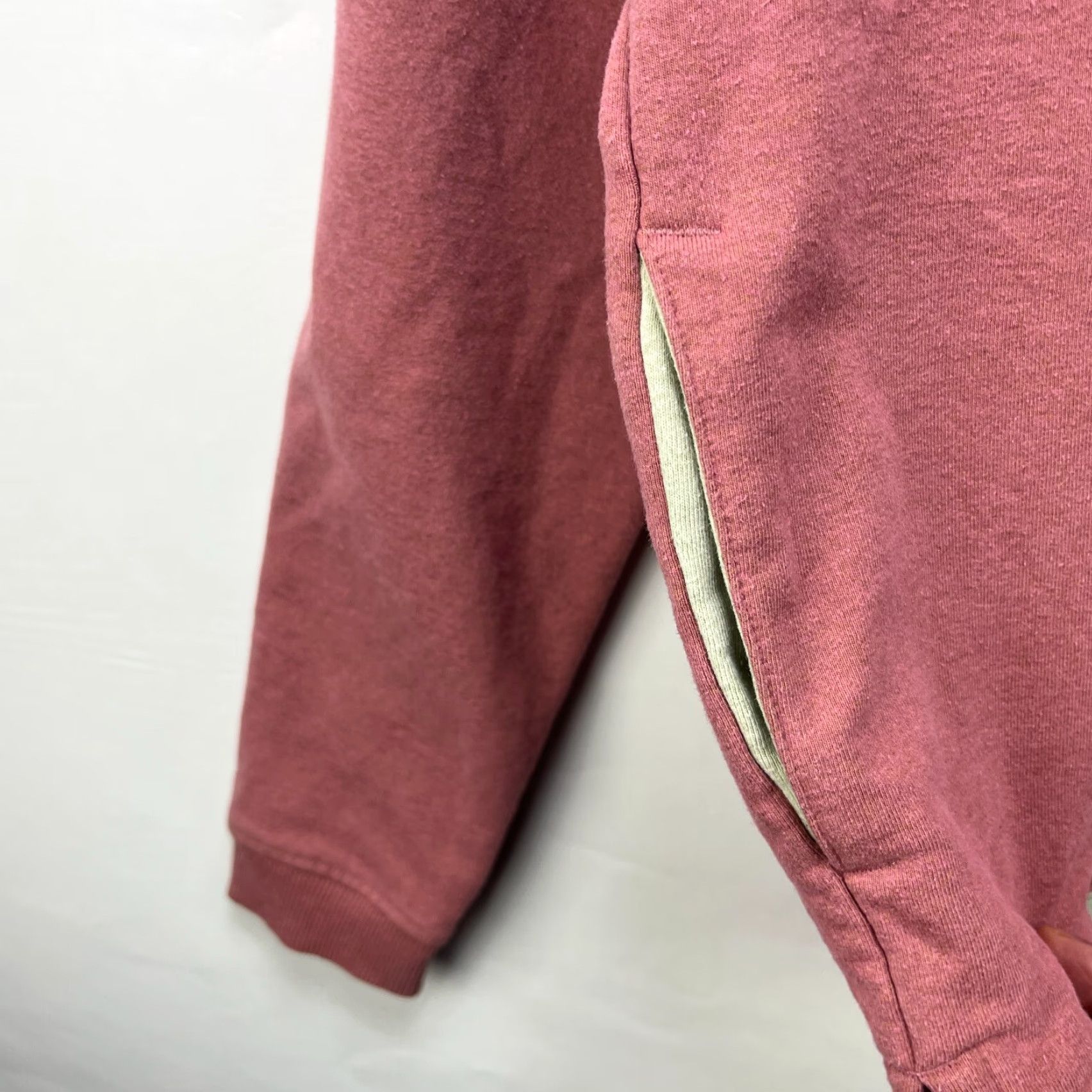 Patagonia VINTAGE Patagonia Bear Hoodie Uprising Hoodie Medium Regular Unisex Salmon M Sweatshirt Pullover Long Sleeve Hoodie Mens Womens Boys Girls Size US M / EU 48-50 / 2 - 5 Thumbnail