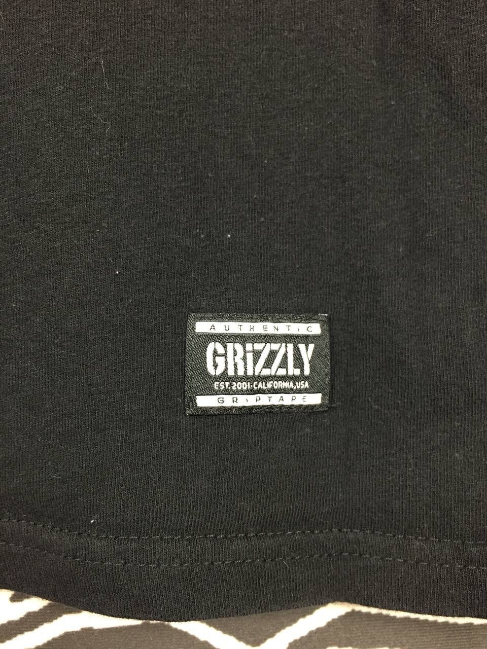 Grizzly Griptape × Vintage Grizzly Griptape Spell Out Logo Streetwear Tee Size US L / EU 52-54 / 3 - 5 Thumbnail