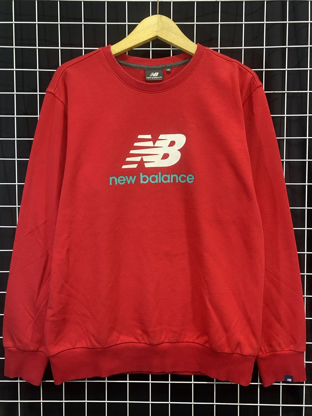 New Balance VINTAGE!! NEW BALANCE PRINTED LOGO SWEATSHIRT RED Size US XL / EU 56 / 4 - 1 Thumbnail