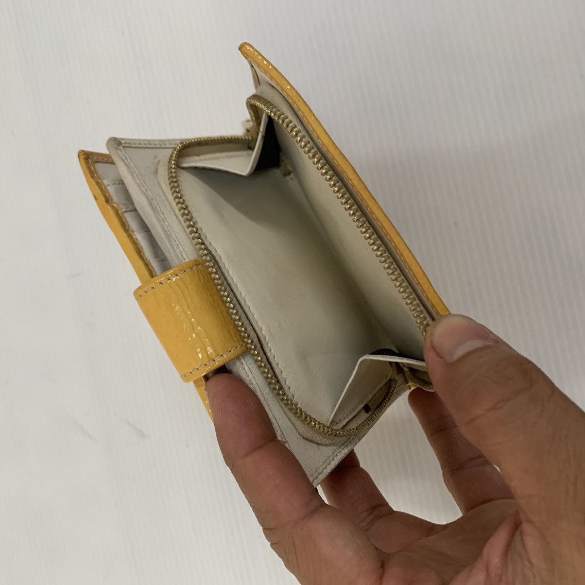 Yves Saint Laurent YvesSaintLaurent Wallet Size ONE SIZE - 12 Thumbnail