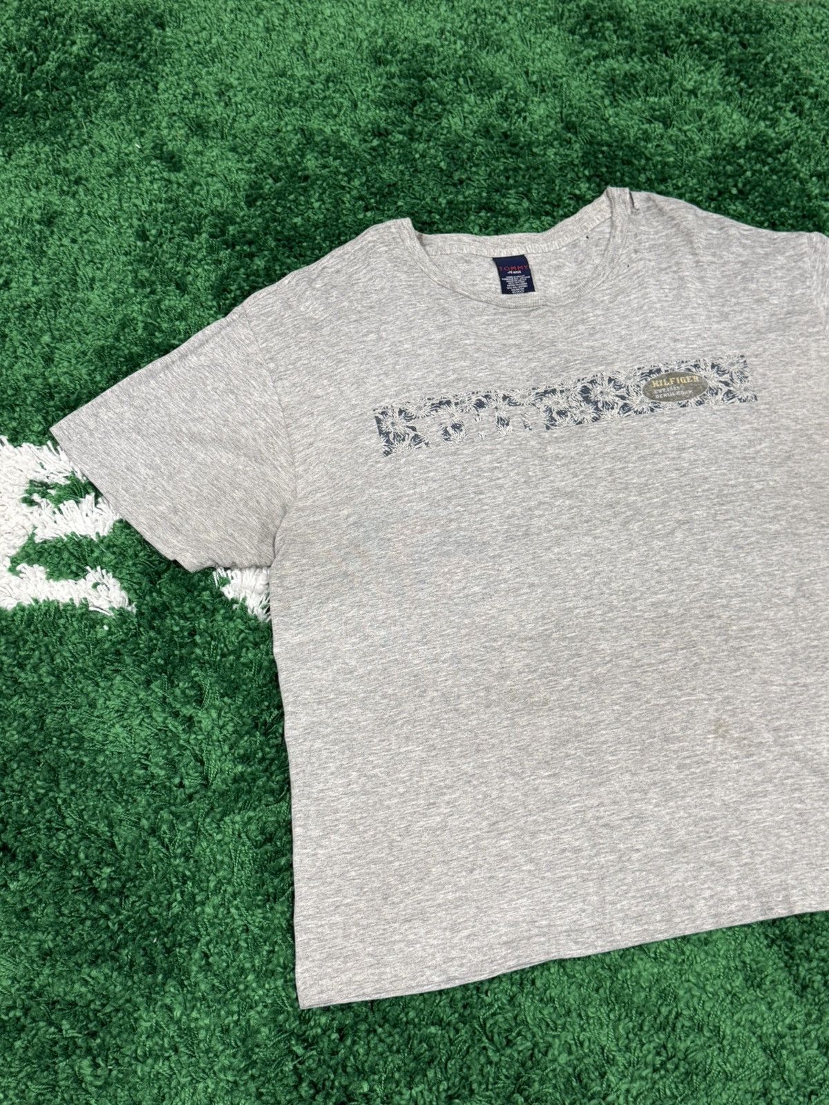 Tommy Jeans Vintage Distressed Tommy Jeans Grey Floral Logo Tee Large Size US L / EU 52-54 / 3 - 2 Thumbnail
