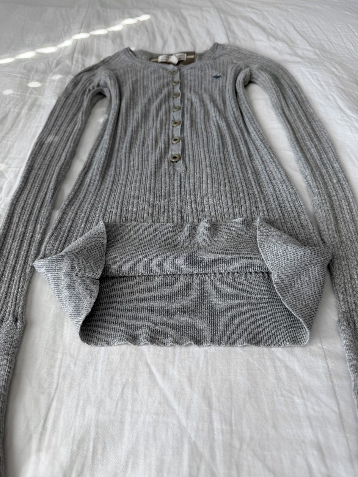 Vintage Abercrombie & Fitch Cotton Ribbed Longsleeve Henley in Gray, Women's — image 2 of 6