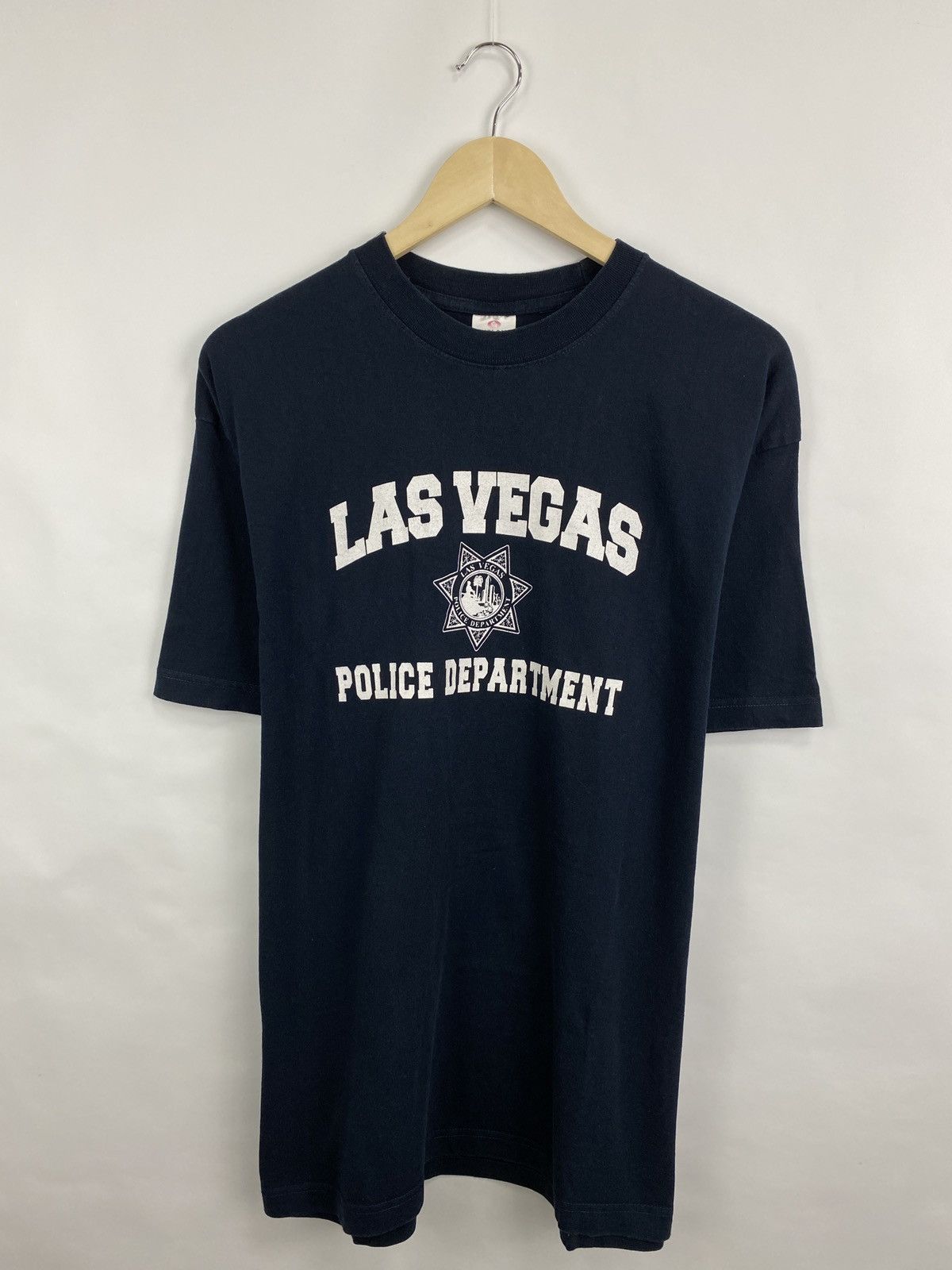 Hanes 🇺🇸 Vintage 90s Las Vegas Police Department Rare T-Shirt Size US XL / EU 56 / 4 - 3 Thumbnail