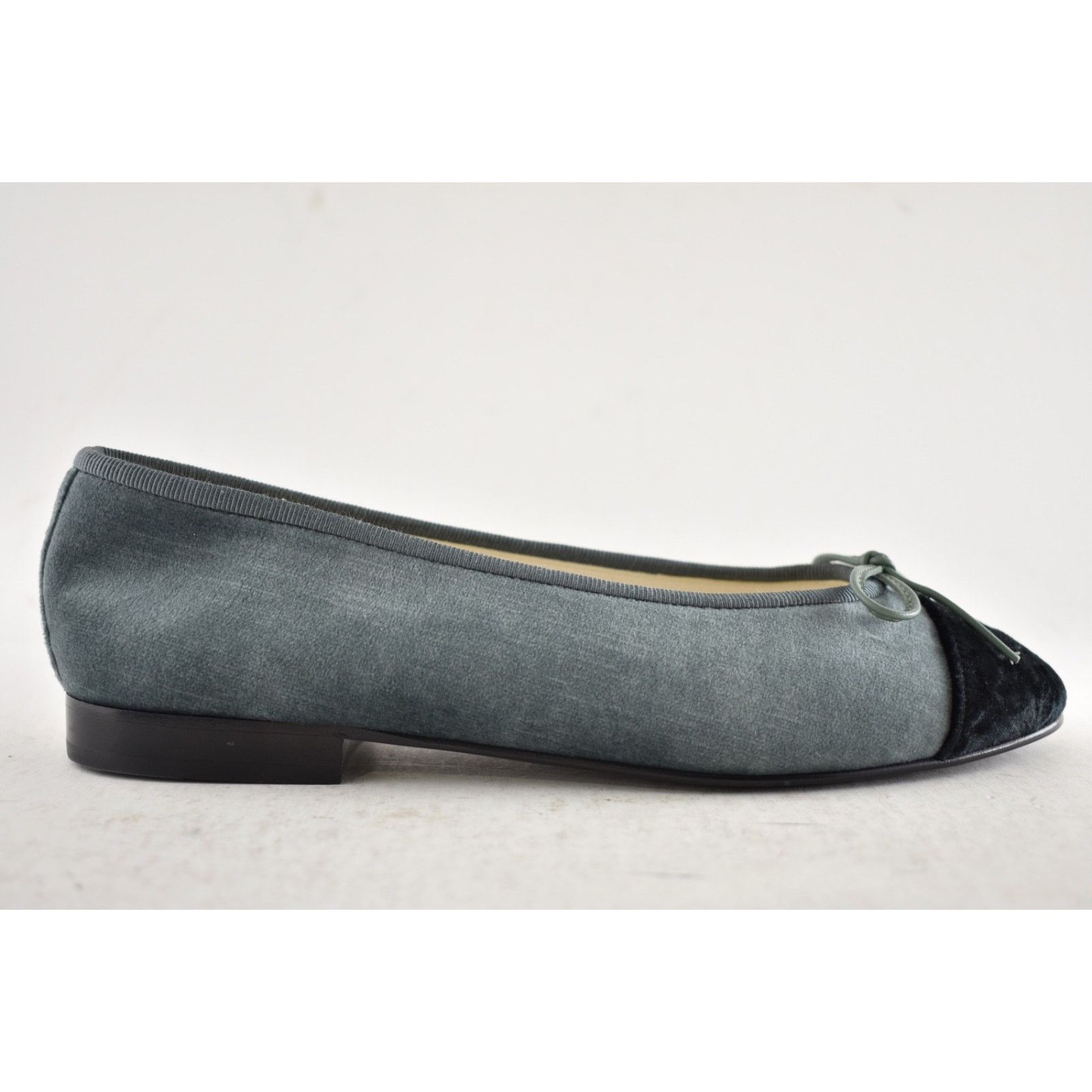 Chanel Chanel 24A Green Black Velvet CC Logo Ballet Flat 36 Size US 6 / IT 36 - 2 Thumbnail