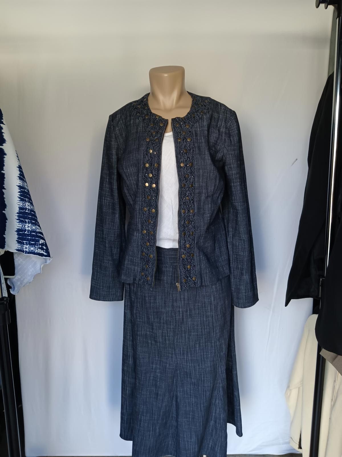 Designer Stylish Denim Skirt Set with Decorative Buttons Size ONE SIZE - 3 Thumbnail