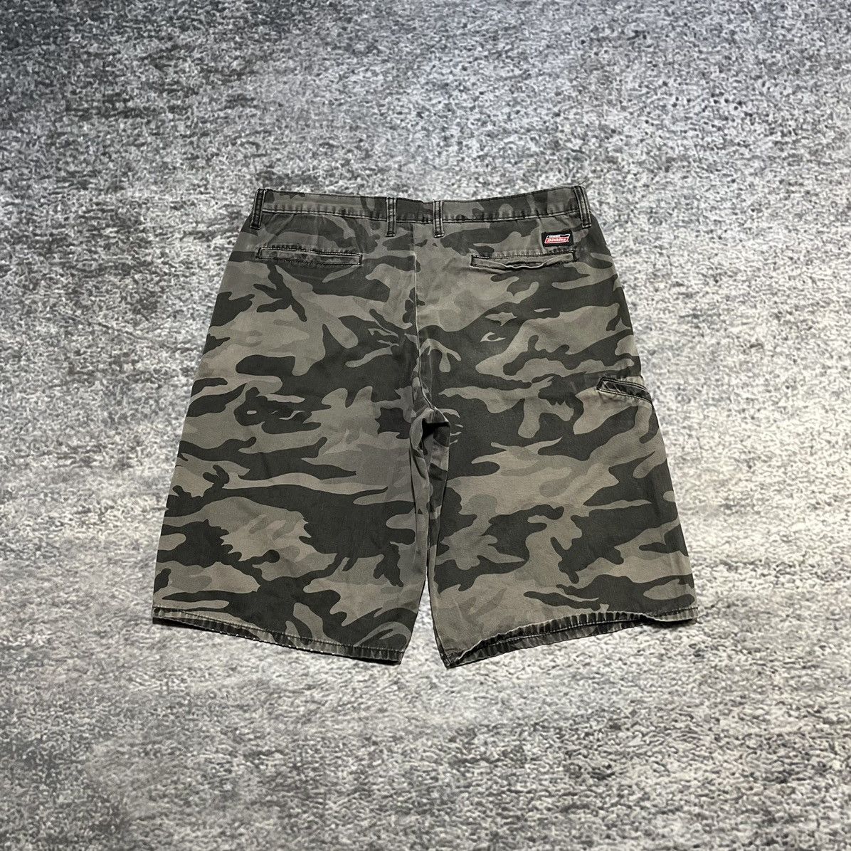 Dickies Vintage Dickies Gray Camo Shorts Y2K Utility Workwear Size US 36 / EU 52 - 1 Thumbnail