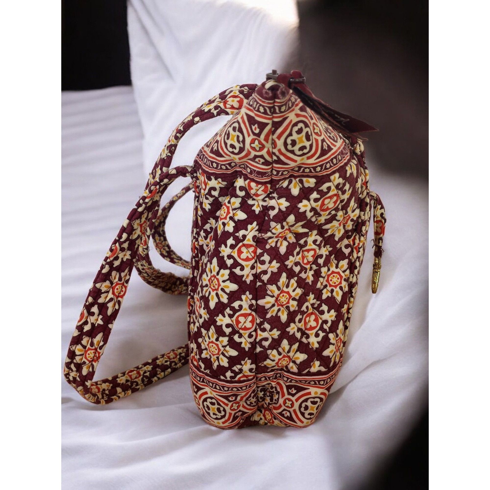 Other Vera Bradley Maroon Medallion Tote Size ONE SIZE - 5 Thumbnail