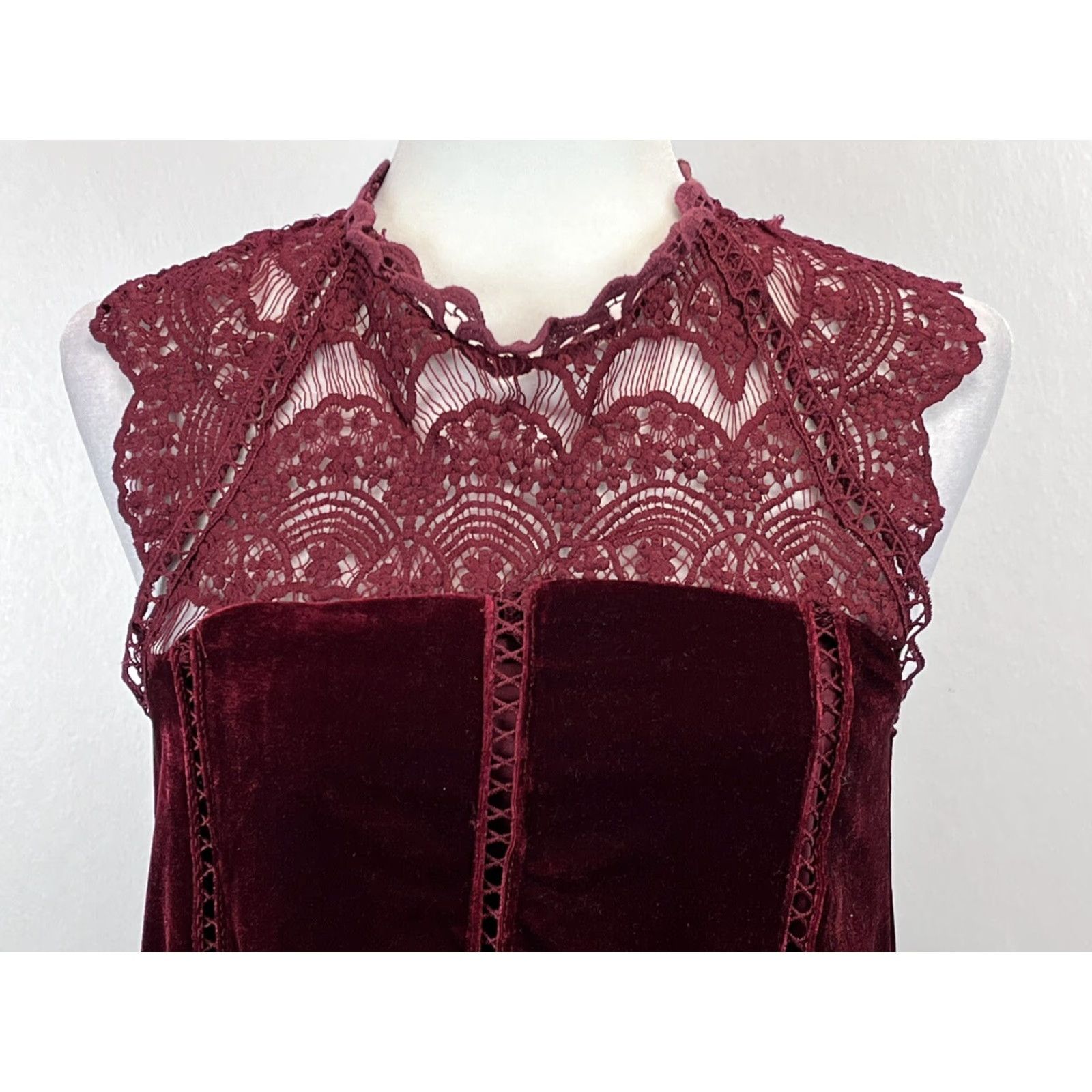 Lulus Lulu’s Who’s Who Maroon Velvet Dress Sz Small Holiday Short Grunge Goth Lace Velvet Dress Short Maroon Bohemian Goth Grunge Lace Lounge? Size 28" / US 6 / IT 42 - 5 Thumbnail