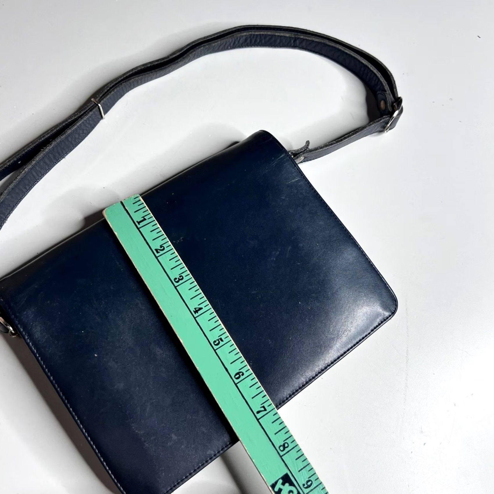 Vintage VINTAGE Jacques Esterel Paris Navy Leather Crossbody Bag JE Logo Women's 1980s France Leather Navy Blue Cross Body Bag Size ONE SIZE - 2 Thumbnail