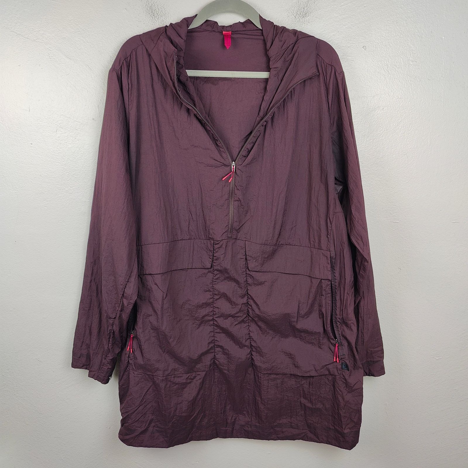 Lululemon Lululemon lab Packable Anorak Pelt Jacket Large Purple Hood Size US L / EU 52-54 / 3 - 1 Thumbnail