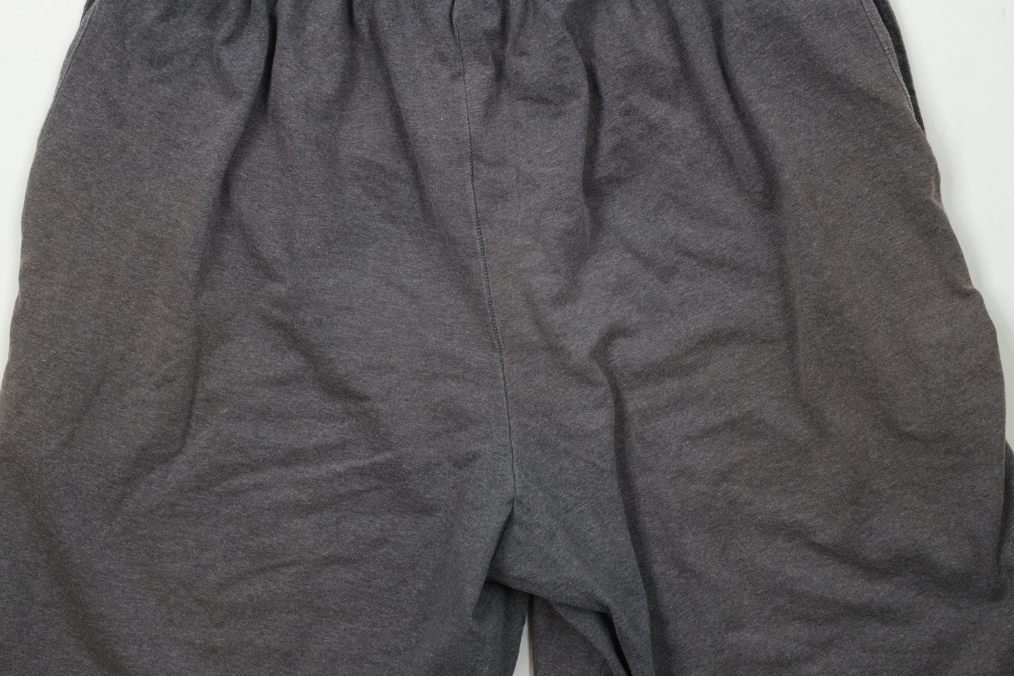Champion × Vintage Vintage Champion Logo Sun Faded Above Knee Shorts Gray Size US 32 / EU 48 - 12 Thumbnail