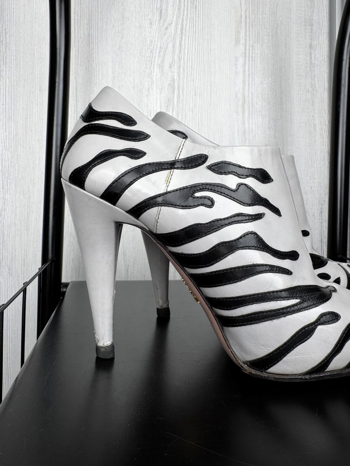 Prada Prada Grey Black Leather Tiger Stripe Ankle Boots size 36.5 Size US 6.5 / IT 36.5 - 4 Thumbnail