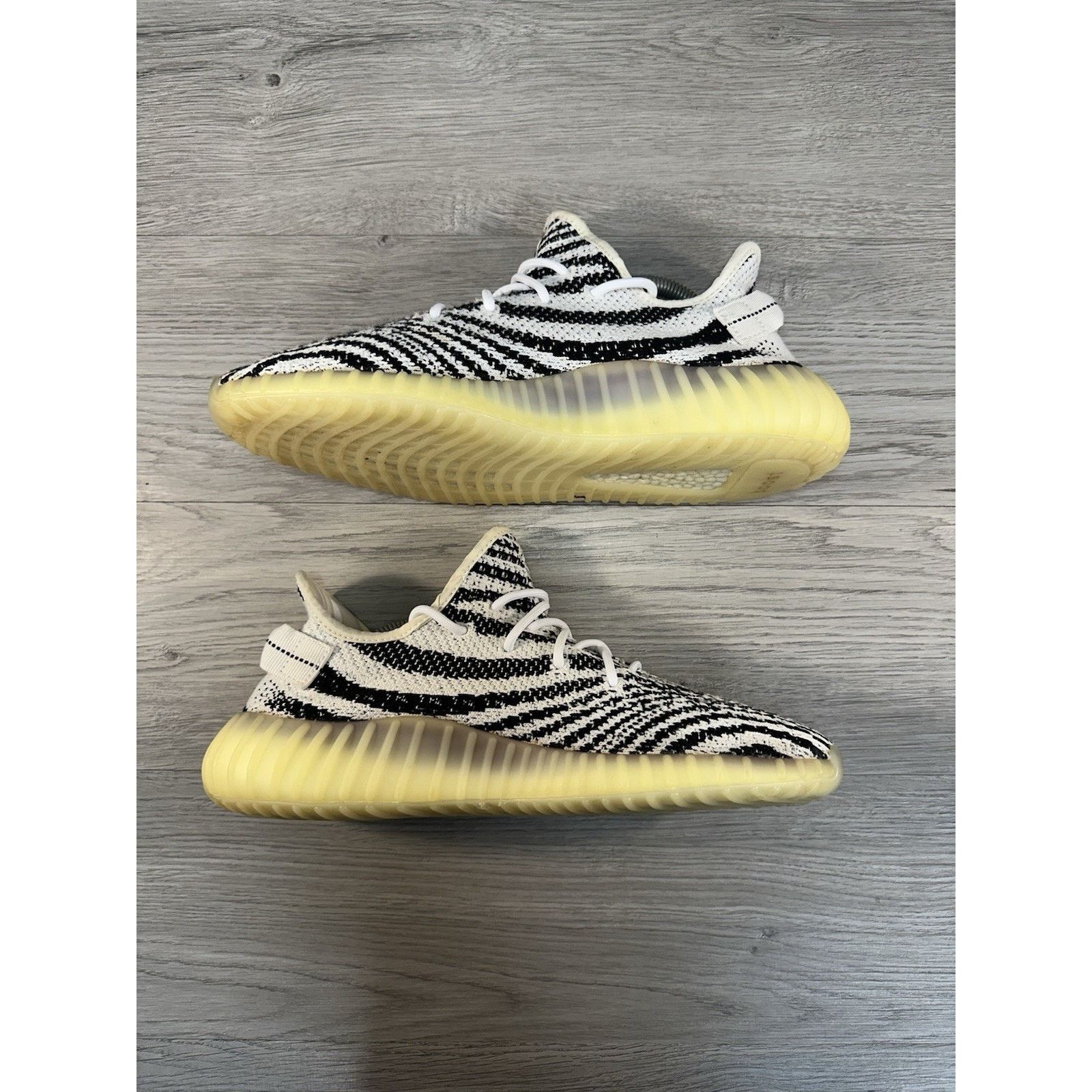 Adidas Adidas Yeezy Boost 350 V2 Zebra - Size 9.5 Size US 9.5 / EU 42-43 - 3 Thumbnail