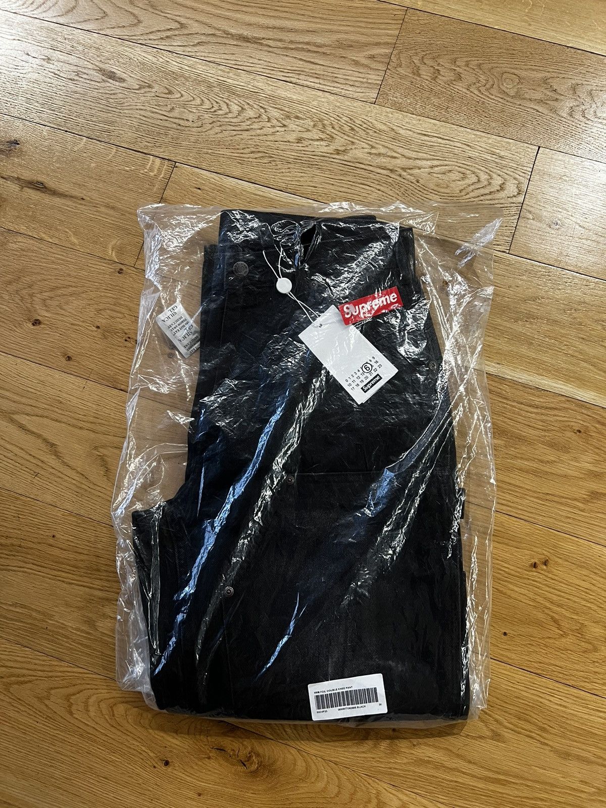 image of Maison Margiela x Supreme Mm6 Foil Double Knee Pant Ss24P23 Black 30 Size, Men's