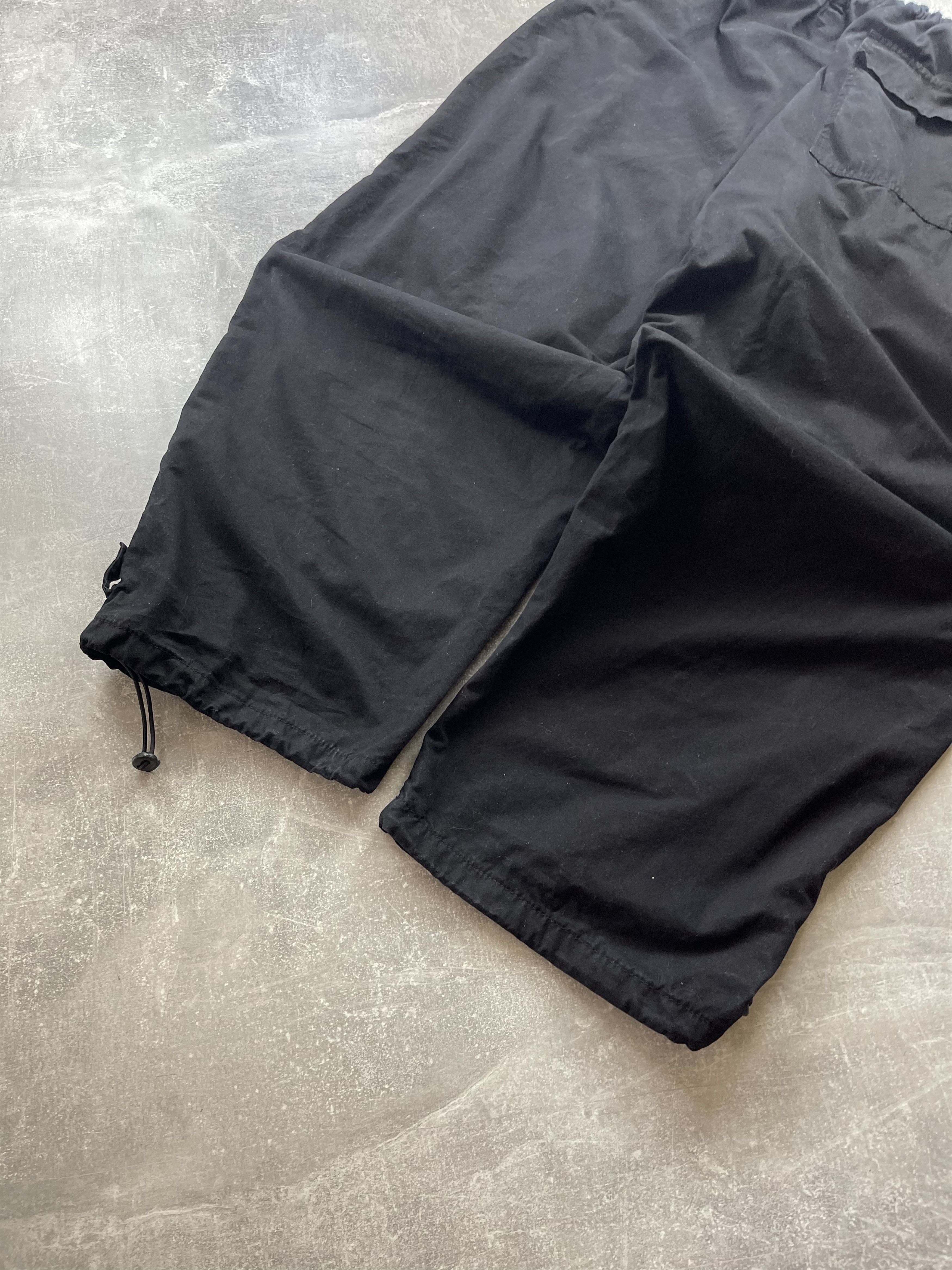 Japanese Brand Black cotton gorpcore wide parachute pants drawstring Size US 32 / EU 48 - 3 Thumbnail