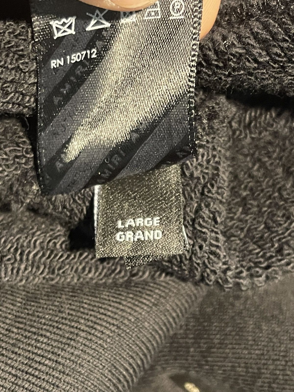 Amiri Size L - Amiri Appliqué Logo Hoodie in Black Size US L / EU 52-54 / 3 - 10 Thumbnail