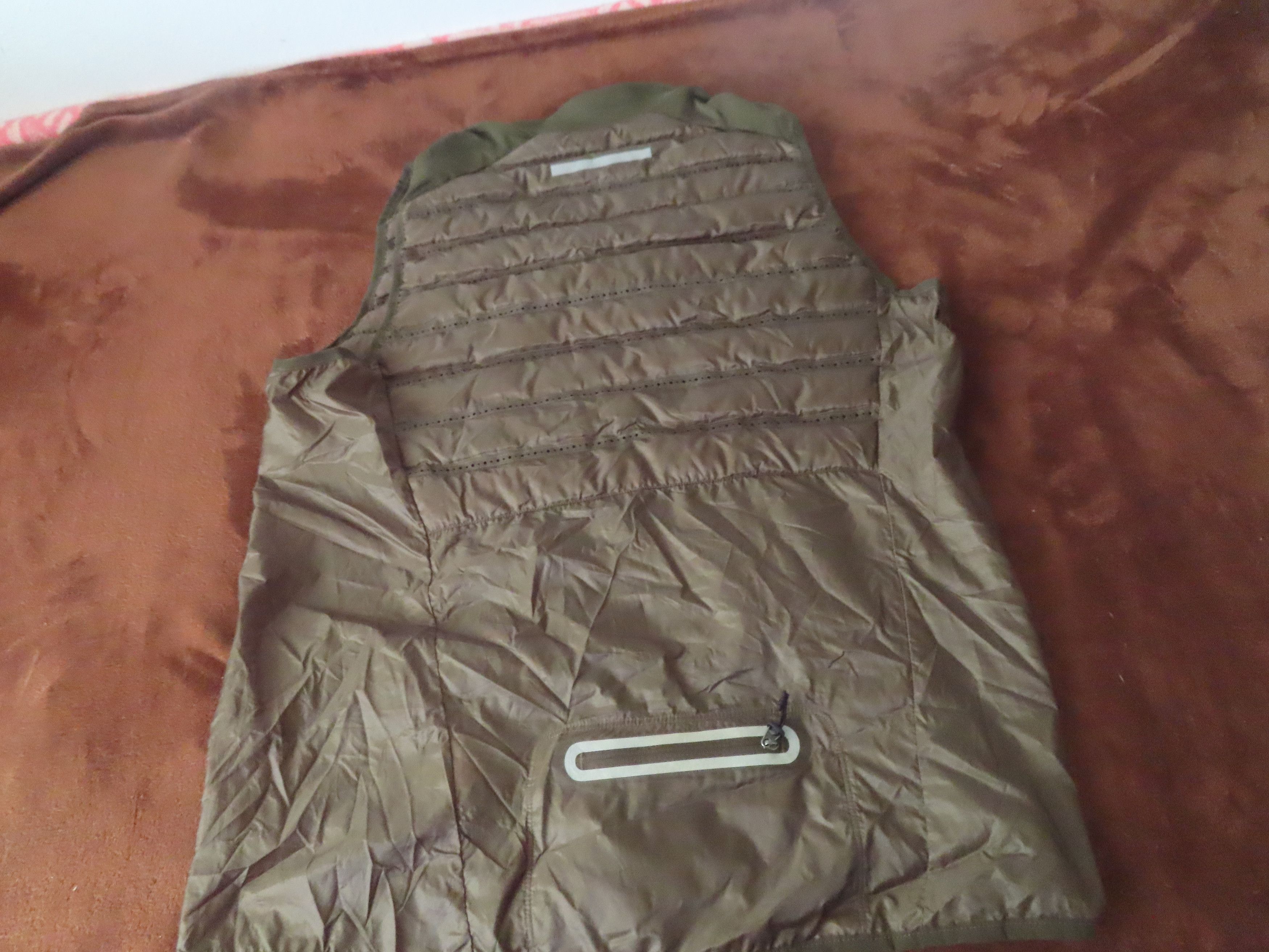 Designer × Nike NIKE AEROLOFT 800 DOWN MENS RUNNING VEST green Size US L / EU 52-54 / 3 - 4 Thumbnail