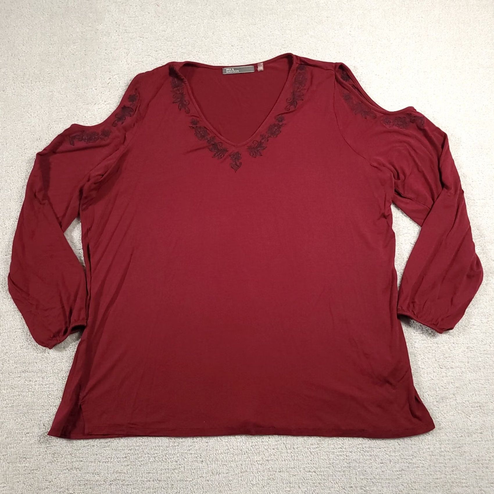 Vintage 89th & Madison Shirt Women's Plus 2X Red Cold Shoulder Long Sleeve Embroidered Size XXL / US 16-18 / IT 52-54 - 2 Thumbnail