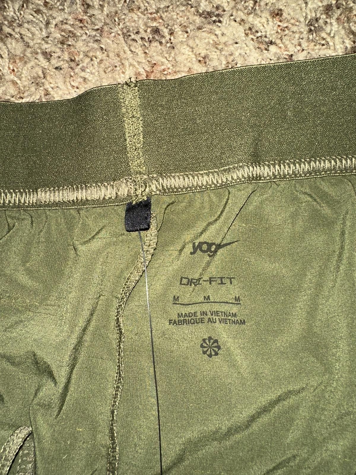 Nike Nike Mens Dri-FIT Yoga Pants Olive Move to Zero Joggers Size US 32 / EU 48 - 2 Thumbnail